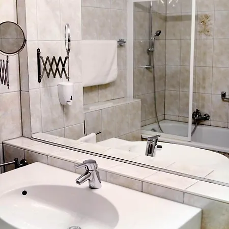 Hotel Pension Kaempfelbach Pensjonat Kampfelbach